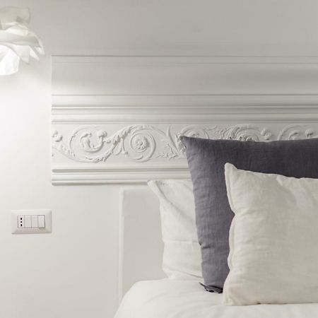 Palazzo Venusio Bed & Breakfast เนเปิลส์ ภายนอก รูปภาพ