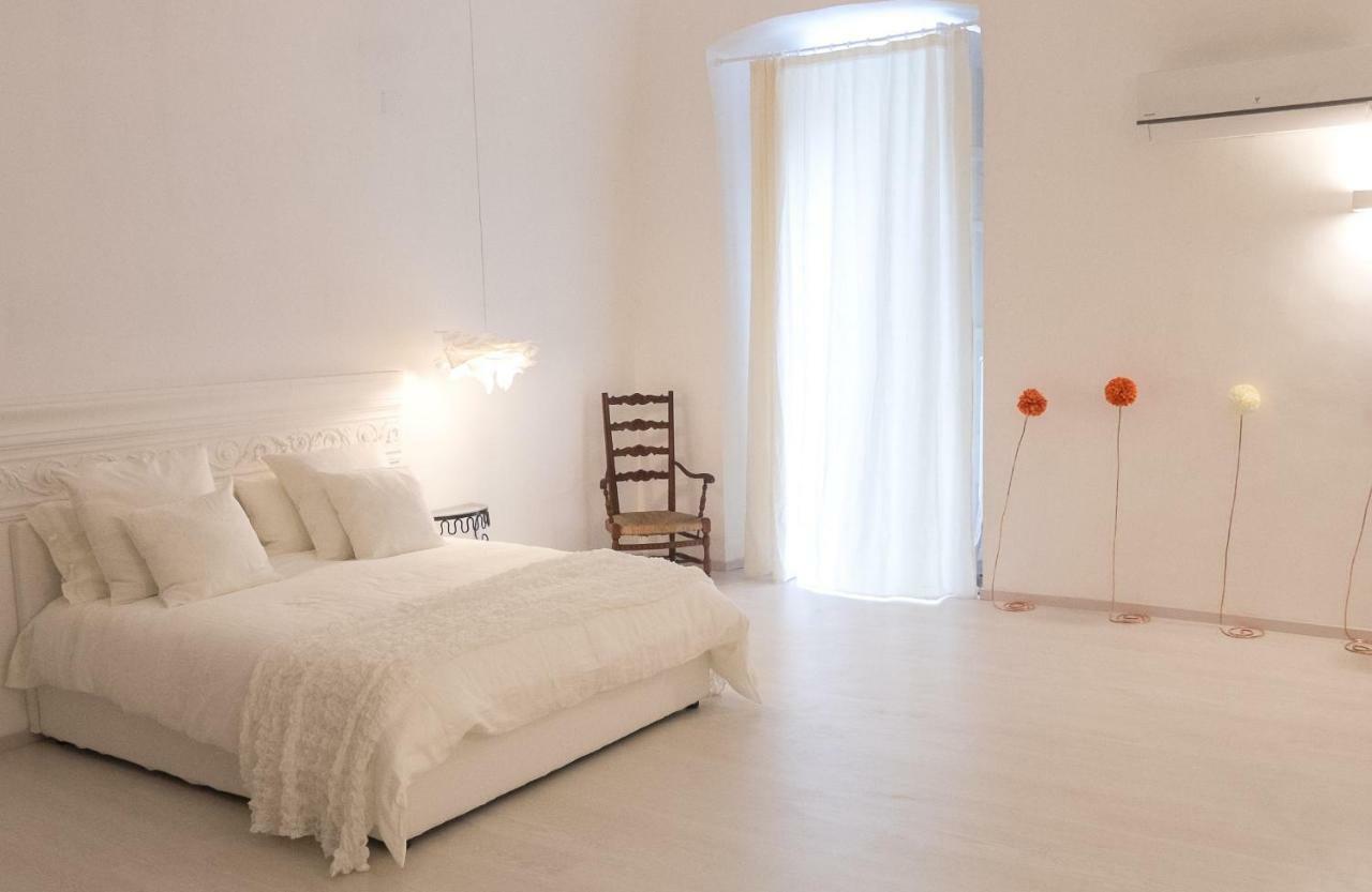Palazzo Venusio Bed & Breakfast เนเปิลส์ ภายนอก รูปภาพ