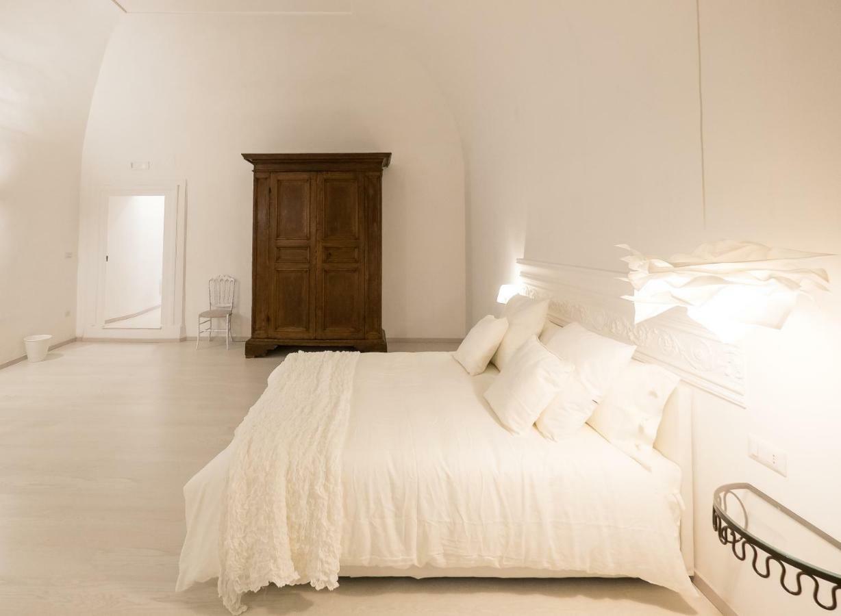 Palazzo Venusio Bed & Breakfast เนเปิลส์ ภายนอก รูปภาพ
