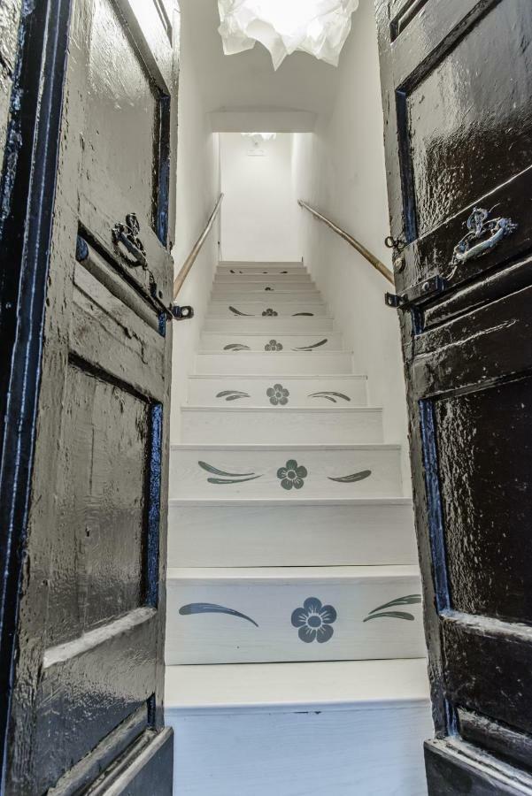 Palazzo Venusio Bed & Breakfast เนเปิลส์ ภายนอก รูปภาพ