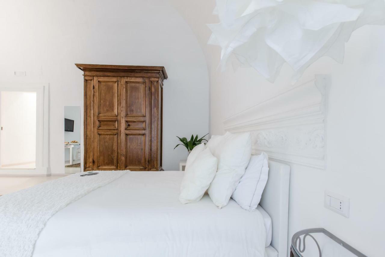 Palazzo Venusio Bed & Breakfast เนเปิลส์ ภายนอก รูปภาพ