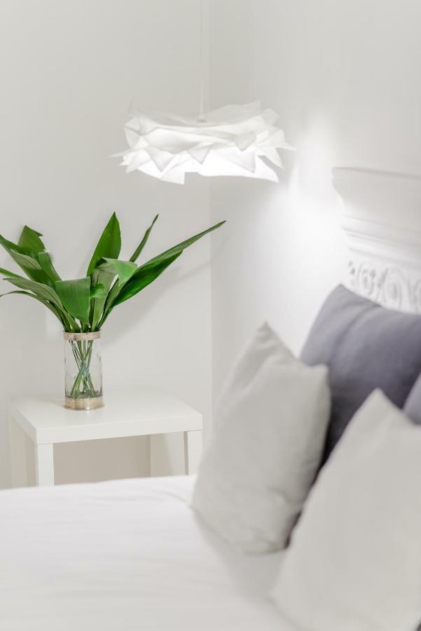Palazzo Venusio Bed & Breakfast เนเปิลส์ ภายนอก รูปภาพ