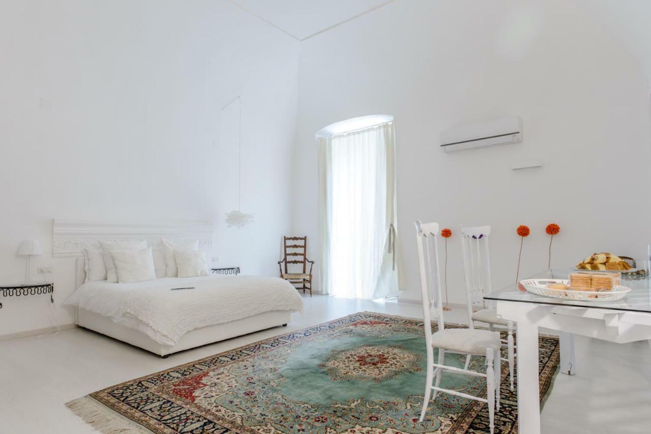 Palazzo Venusio Bed & Breakfast เนเปิลส์ ภายนอก รูปภาพ