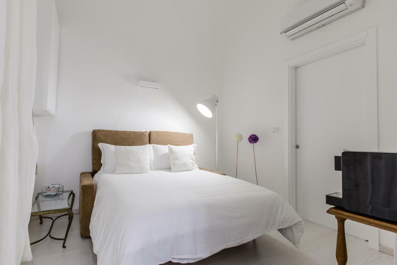 Palazzo Venusio Bed & Breakfast เนเปิลส์ ภายนอก รูปภาพ
