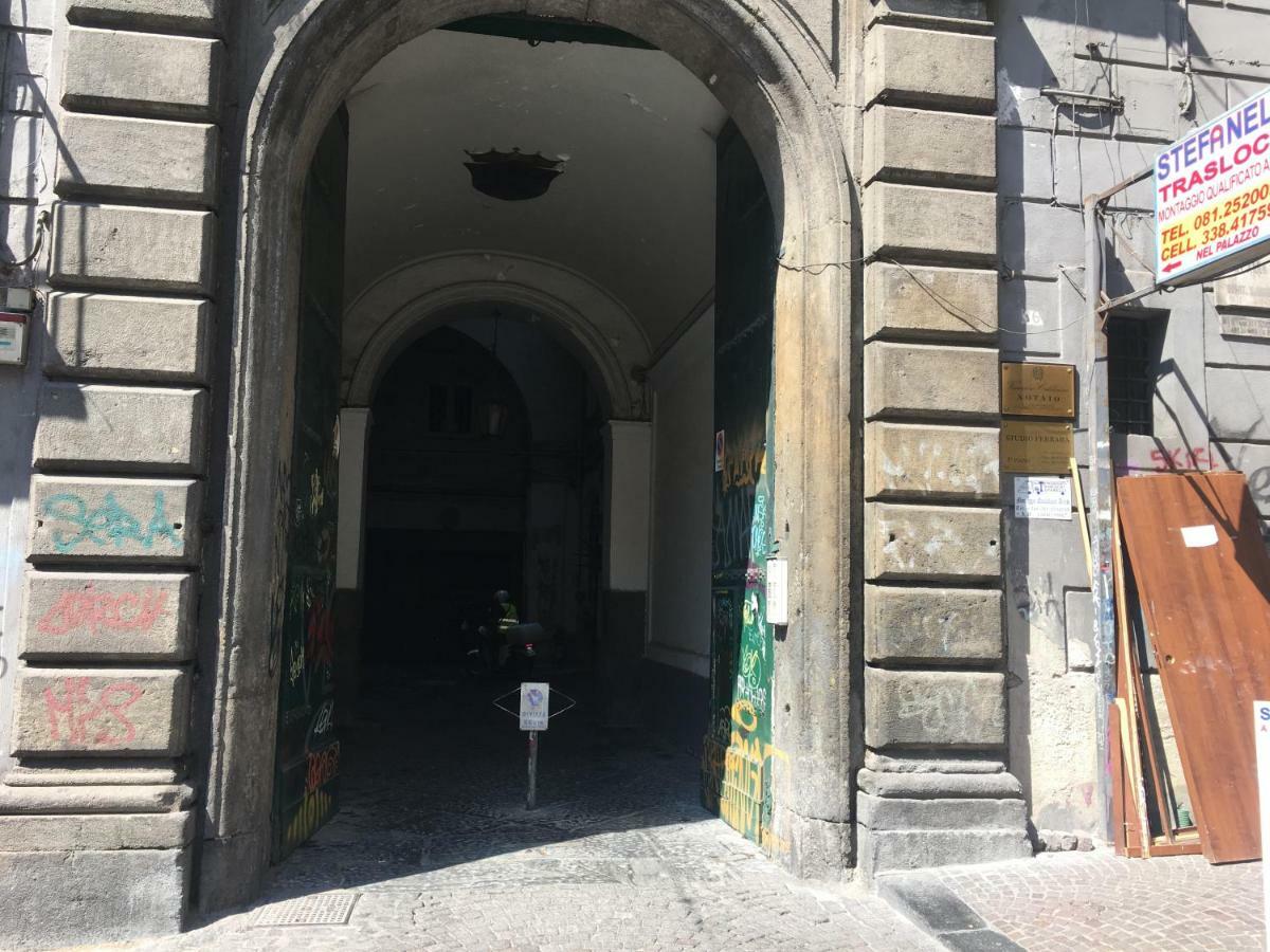 Palazzo Venusio Bed & Breakfast เนเปิลส์ ภายนอก รูปภาพ